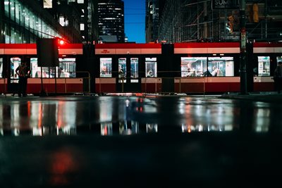 Toronto využívá AI k ochraně tramvajových cestujících před neukázněnými řidiči