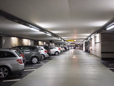 Letiště Stavanger v Norsku nabízí svým zákazníkům zážitek z parkování s průvodcem