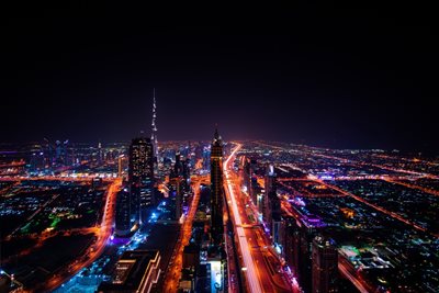 V Dubaji byl spuštěn systém inteligentních přechodů pro chodce s umělou inteligencí